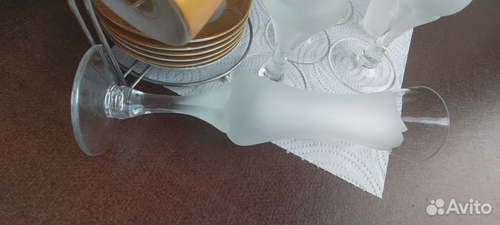 Бокалы, рюмки, чашки