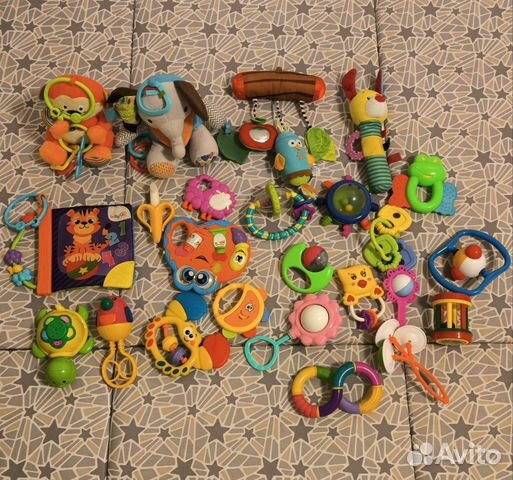 Игрушки для малышей до года