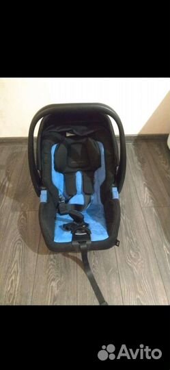 Два кресла Recaro + база от 0 до 4 лет