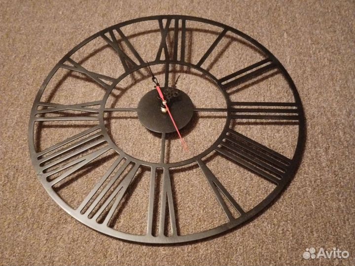 Часы настенные из металла