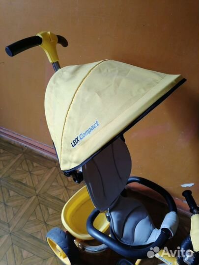 Трехколесный детский велосипед с ручкой