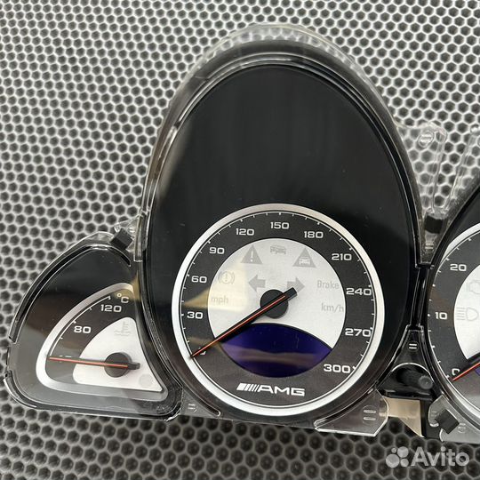 SL55 AMG R230 приборная панель