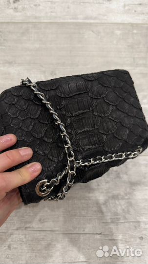 Сумка шанель мини из кожи гиганта, черная