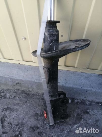 Стойка тойта камри