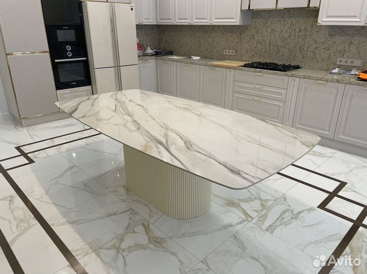 Стол c дизайнерской ножкой Вельвет керамогранит