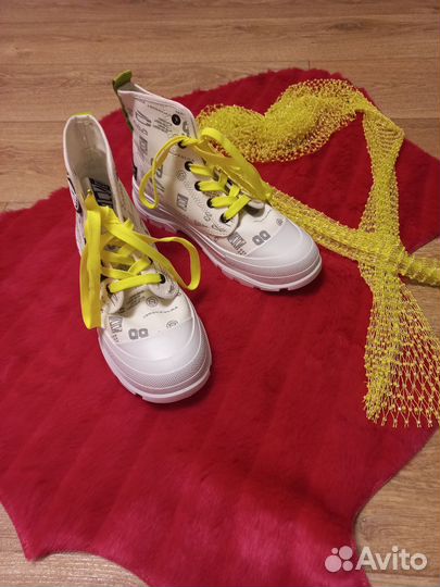 Продаю ботинки джинсовые 38 размер