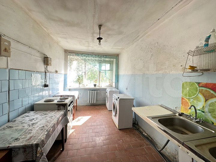 Комната 18 м² в > 9-к., 2/5 эт.