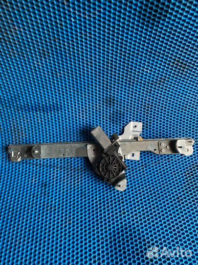 Стеклоподъемник передний правый LADA Largus 21129