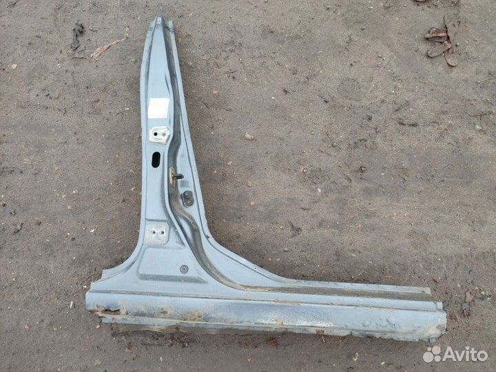 Стойка кузова центральная правая Nissan Almera N16