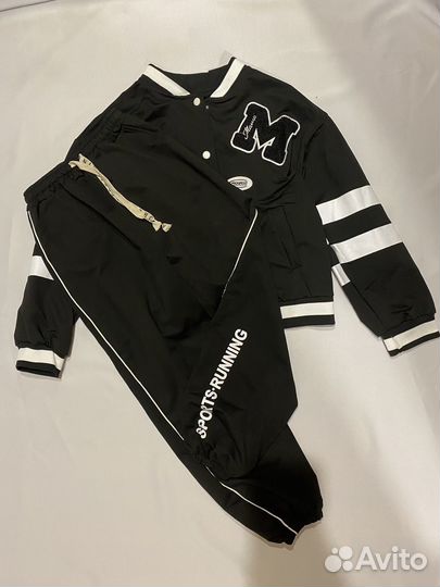 Костюм спортивный