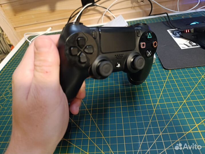 Джойстик Sony PS4