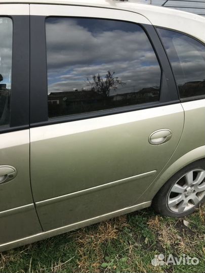 Задняя левая дверь на опель Meriva