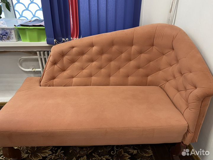 Диван интерьерный