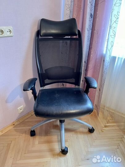 Компьютерное кресло кожаное бу Италия