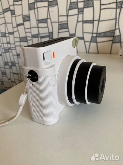 Фотоаппарат моментальной печати Instax Square SQ1