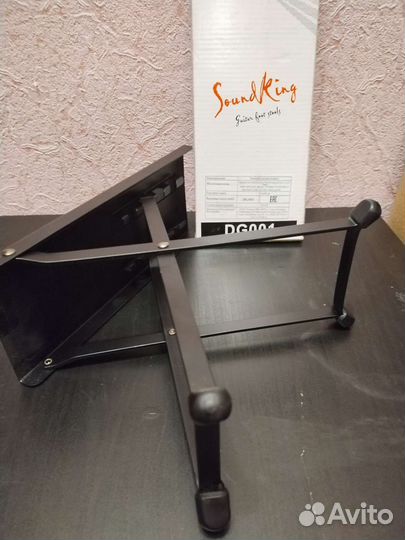 Подставка для игры гитариста