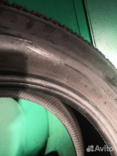 Bridgestone Blizzak Spike-02 195/65 R15 91T
