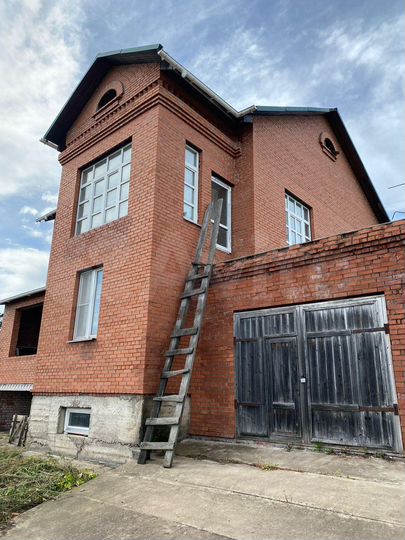 Дом 220 м² на участке 23 сот.