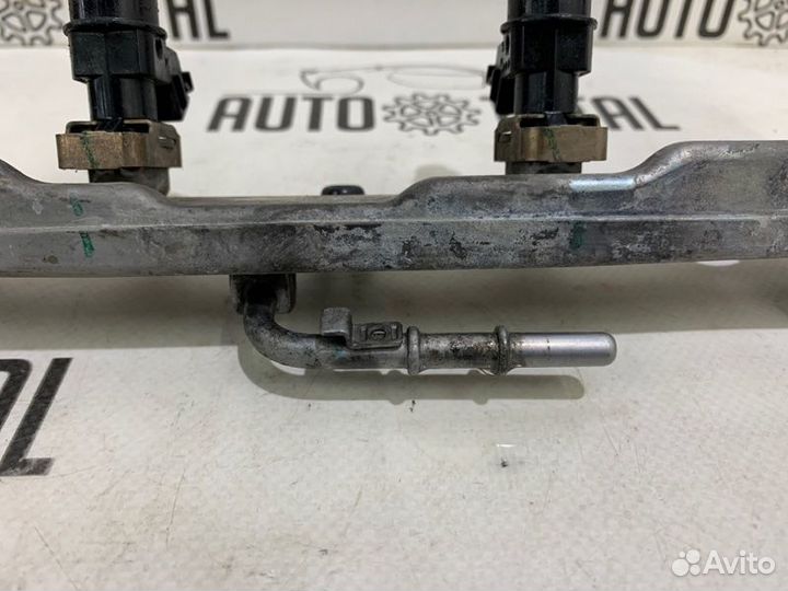 Топливная рампа с форсунками Honda Civic 4D R18A2