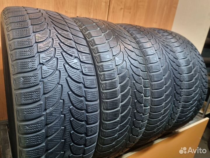 Bridgestone Blizzak LM-80 Evo 235/55 R18