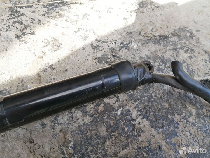 Амортизатор багажника RAV-4 CA40