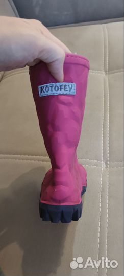 Продам обувь зимнюю для девочки