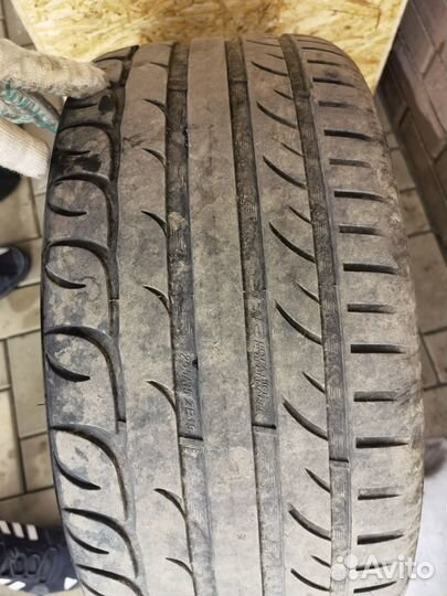 Tigar High Performance 255/35 R19