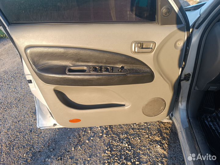Обшивки двери chery tiggo