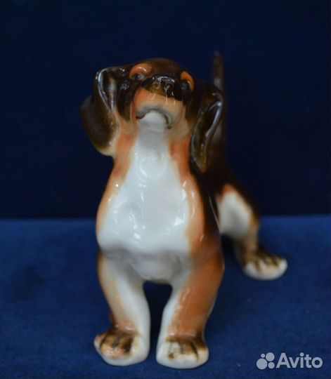 Фарфоровая статуэтка- такса. лфз
