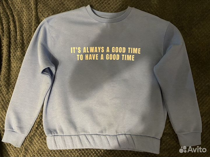 Свитер женский