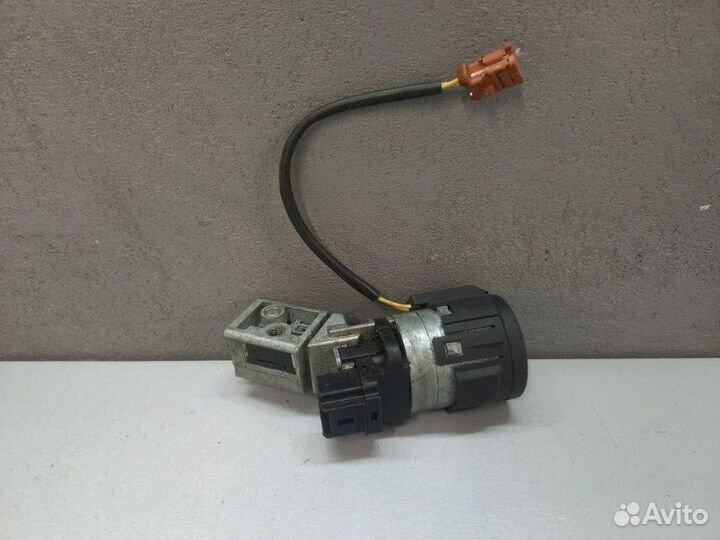 Замок зажигания Peugeot 308 2013