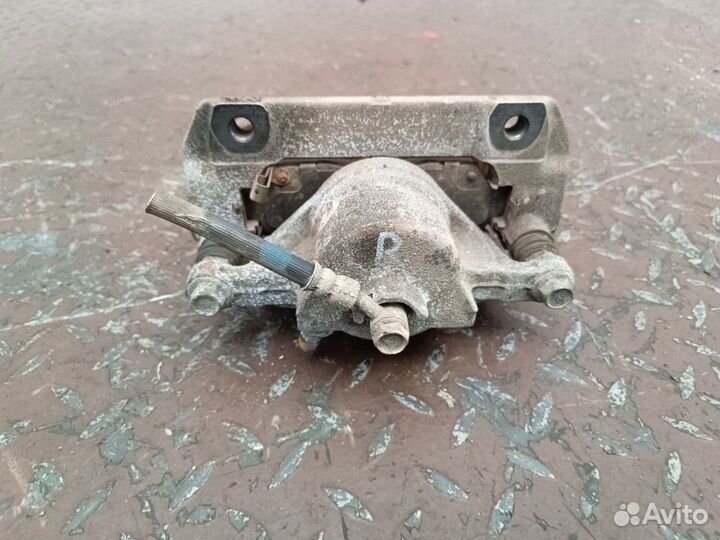 Суппорт тормозной передний правый Honda Accord