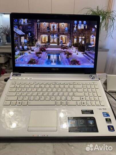 Ноутбук Asus N61J, диагональ 16