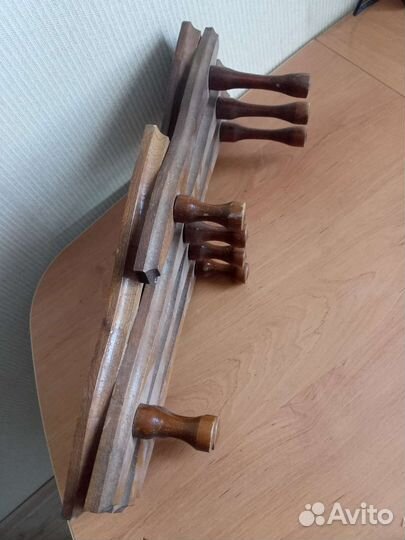 Вешалка настенная