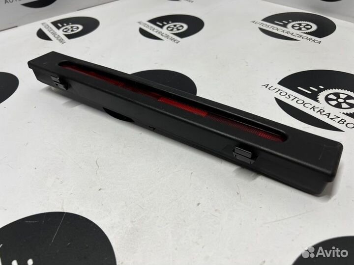 Знак аварийной остановки Mercedes-Benz E200 W213