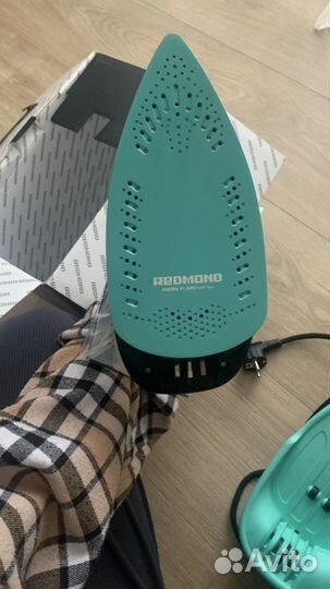 Утюг redmond