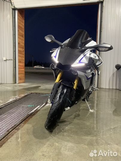 Yamaha R1M