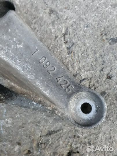 Кронштейн двигателя bmw e39 2092425