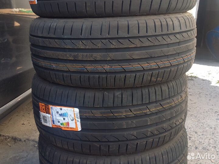 Tracmax X-Privilo TX3 245/45 R19 и 275/40 R19