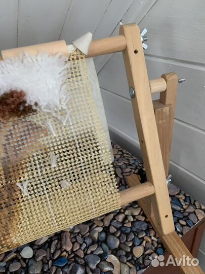 Станок для вышивания, настольный