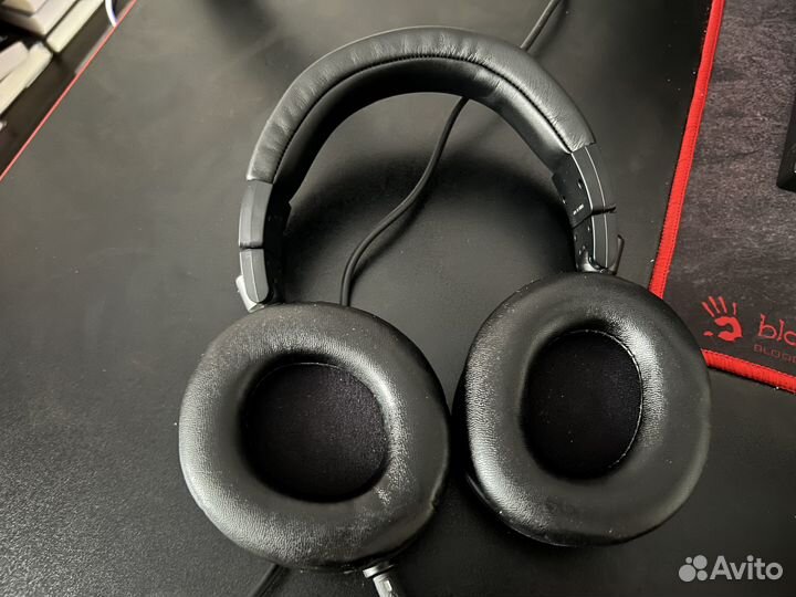 Наушники Audio-Technica ATH-M50x