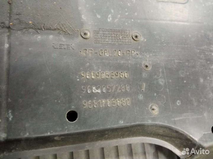 Пыльник/брызговик/защита картера Пежо/Рено/Ситроен