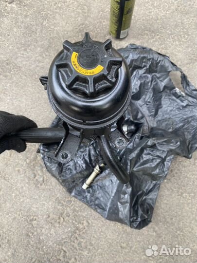 Бачок гидроуселителя руля гур BMW E39