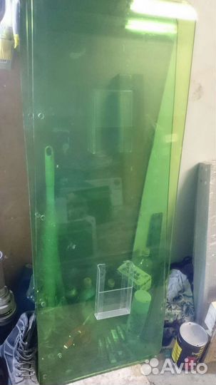 Стекло цветное (изумруд) 1180х 450 мм