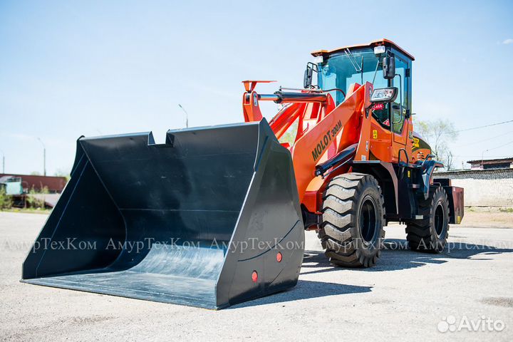 Фронтальный погрузчик Molot 300M, 2022