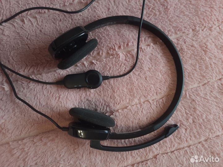 Проводные наушники