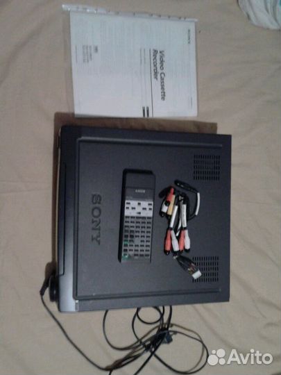 Видиомагнитофон 