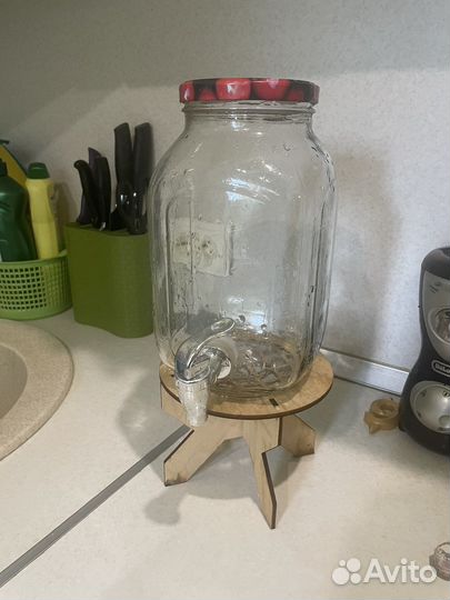 Банка с краном