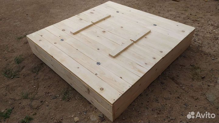 Песочница с крышкой