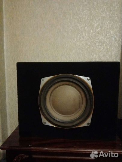 Активный сабвуфер